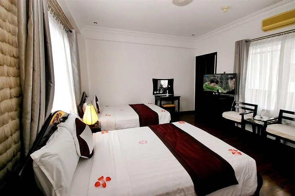 Brandi Nha Trang Hotel 3*,